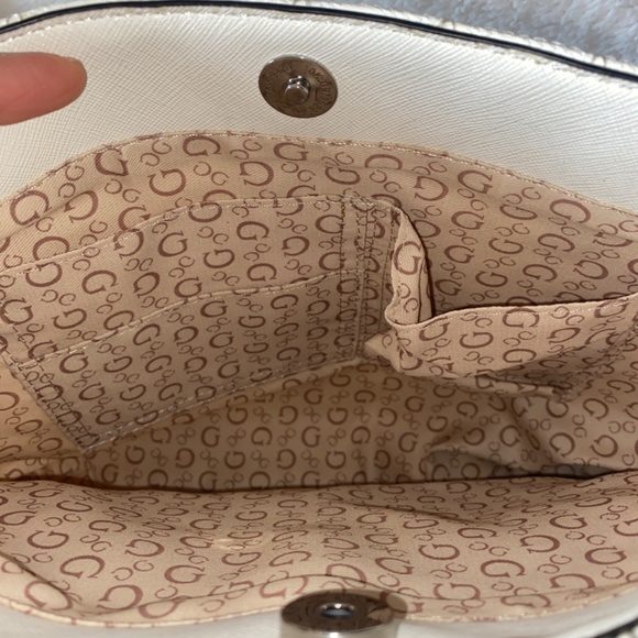 Guess Los Ángeles Shoulder Purse - Picture 9 of 14